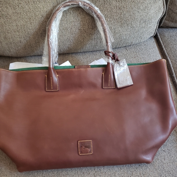 Dooney & Bourke Handbags - Dooney and Bourke medium Russell